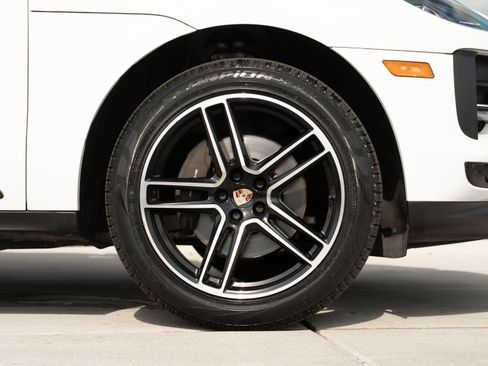 Used 2019 Porsche Macan AWD/4WD image 31