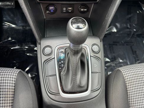 Used 2021 Hyundai Kona SE image 18
