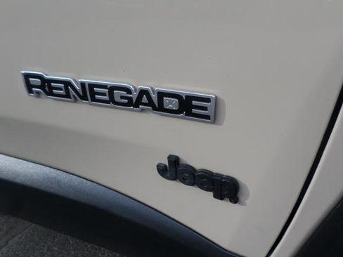 Used 2015 Jeep Renegade Limited w/ Advanced Technology Group image 40
