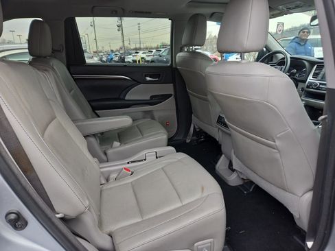 Used 2016 Toyota Highlander Limited image 26