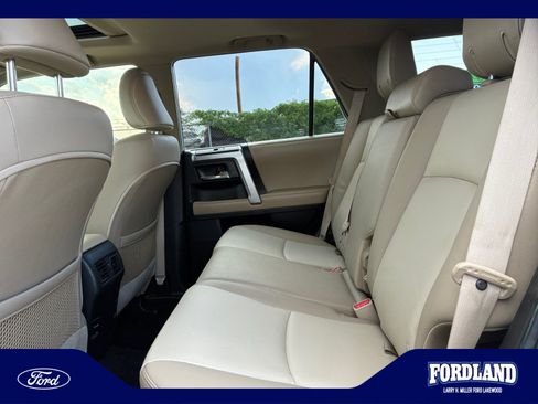 Used 2018 Toyota 4Runner SR5 Premium AWD/4WD image 17