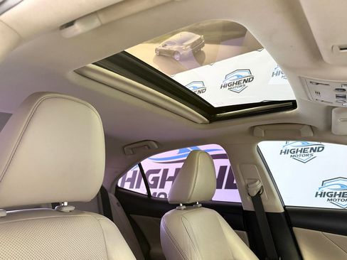 Used 2015 Lexus IS 250 AWD image 26