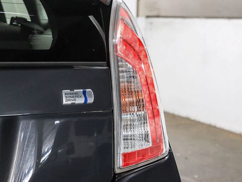 Used 2015 Toyota Prius Three w/ Solar Roof Package FWD image 12