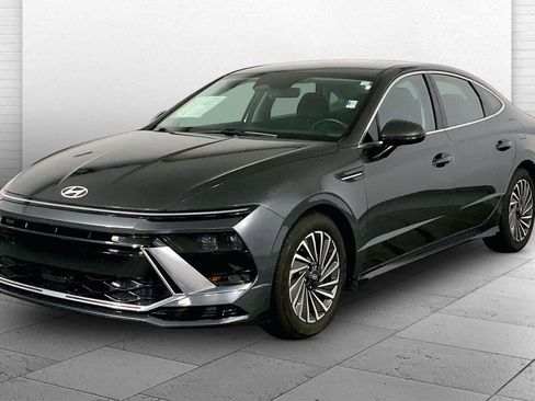 Used 2025 Hyundai Sonata SEL FWD image 12