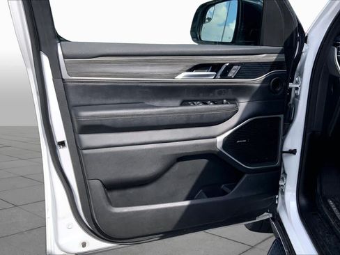 Used 2024 Jeep Wagoneer Series II w/ Flexible Seating Group RWD image 21