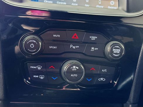 Used 2022 Chrysler 300 S image 26