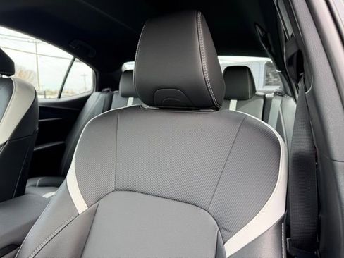 Used 2026 Toyota Camry SE image 4