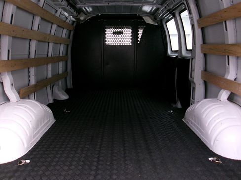 Certified 2024 Chevrolet Express 2500 w/ Driver Convenience Package image 9