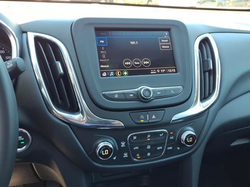 Used 2023 Chevrolet Equinox LT AWD/4WD image 13