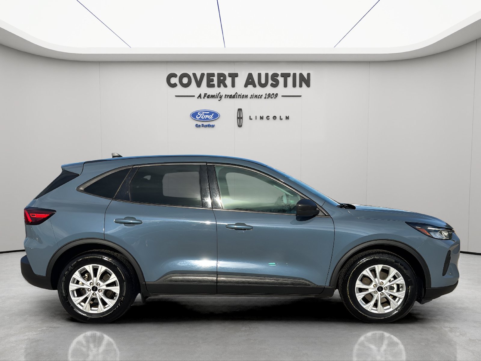 Used 2025 Ford Escape Active FWD image 6