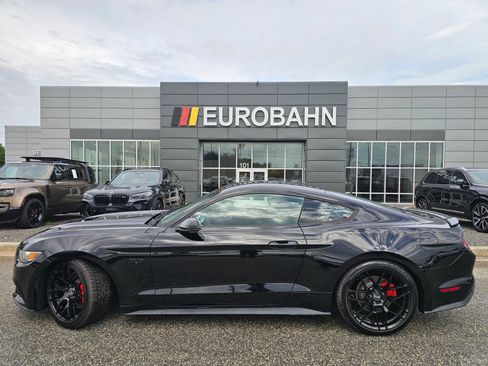 Used 2017 Ford Mustang GT Premium w/ Black Accent Package RWD image 2