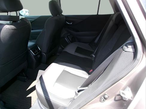 Used 2024 Subaru Outback Premium image 9