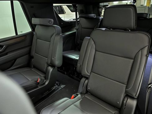 New 2026 GMC Yukon Denali w/ Denali Reserve Package AWD/4WD image 11