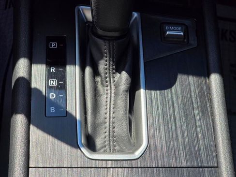 Used 2025 Nissan Kicks SV FWD image 19