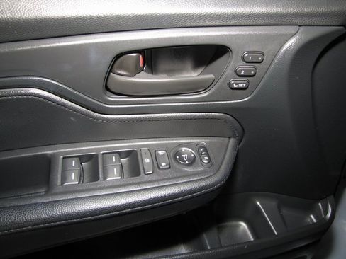 Certified 2023 Honda Odyssey Sport image 12