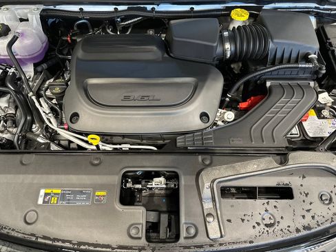 New 2027 Chrysler Pacifica Limited AWD/4WD image 9