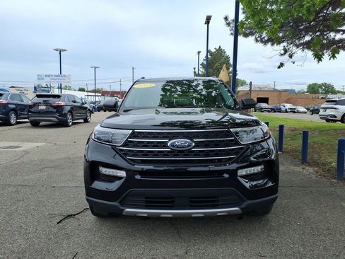 Certified 2023 Ford Explorer XLT w/ Equipment Group 202A AWD/4WD image 2