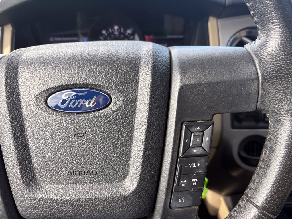 Used 2016 Ford Expedition EL XLT w/ Equipment Group 202A RWD image 18