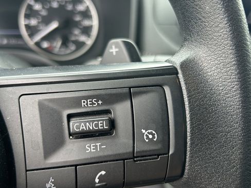 Used 2024 Nissan Rogue S AWD/4WD image 20