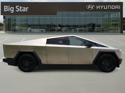 Used 2025 Tesla Cybertruck AWD Crew Cab image 5