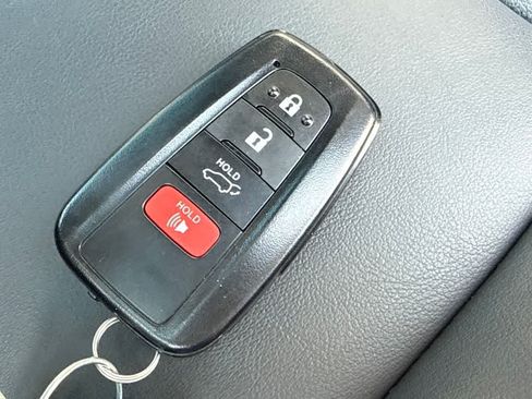 Used 2025 Toyota RAV4 XSE AWD/4WD image 25