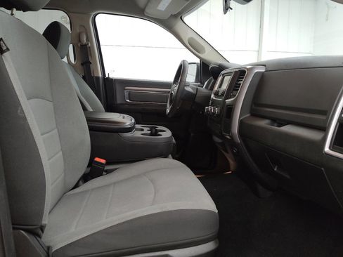 Used 2022 RAM 1500 Classic SLT RWD image 21