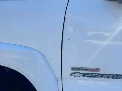 Used 2005 Chevrolet Silverado 2500 LS w/ Heavy-Duty Power Package image 11