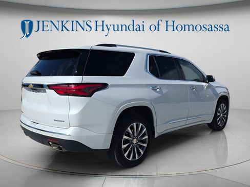 Used 2022 Chevrolet Traverse Premier AWD/4WD image 2