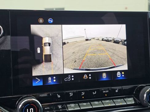 Used 2023 Chevrolet Colorado LT w/ LT Convenience Package III image 11