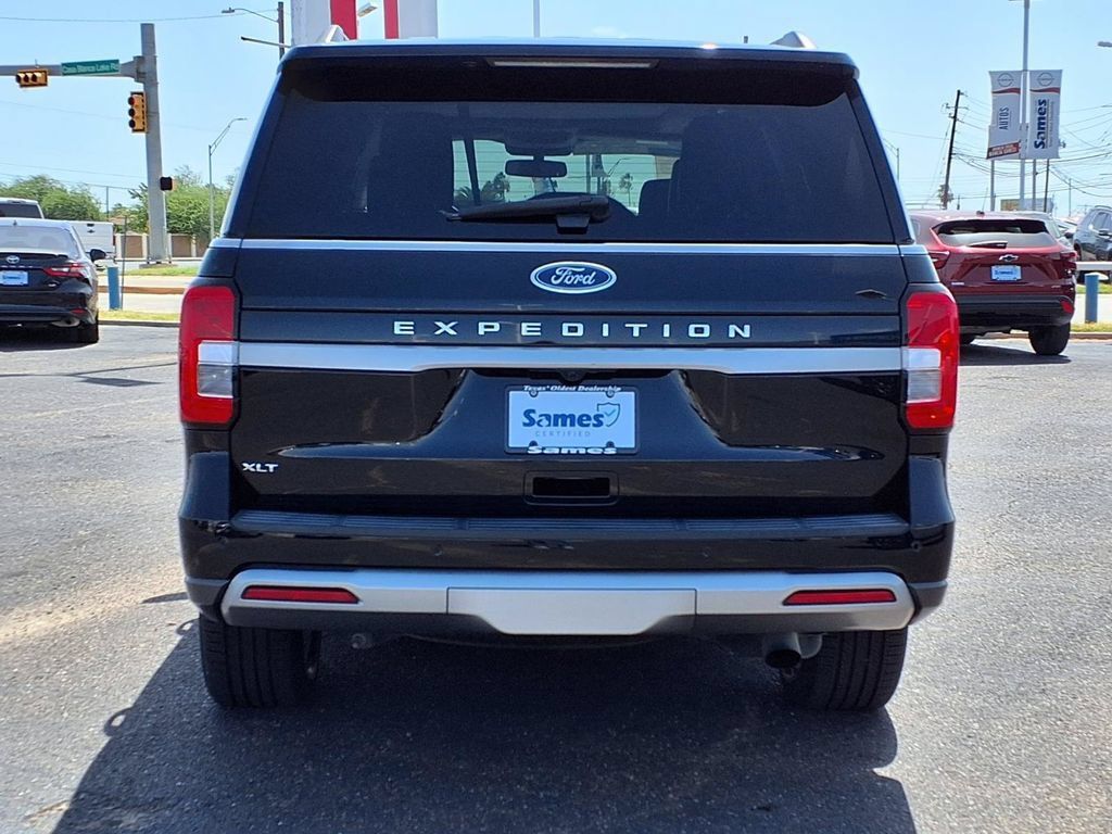 Used 2023 Ford Expedition XLT RWD image 6