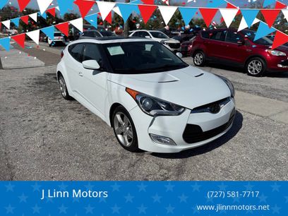 Used 2014 Hyundai Veloster w/ Style Package 02
