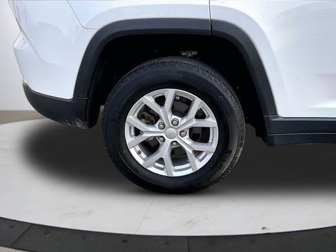 Certified 2023 Jeep Grand Cherokee Limited image 38