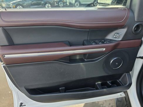 Used 2024 Ford Expedition Max Limited image 19