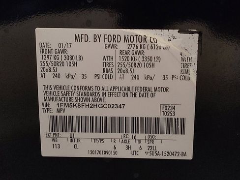 Used 2017 Ford Explorer Limited w/ Equipment Group 301A AWD/4WD image 33
