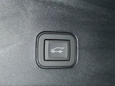 New 2026 Cadillac Vistiq Premium Luxury w/ LPO, Floor Liner Package image 8