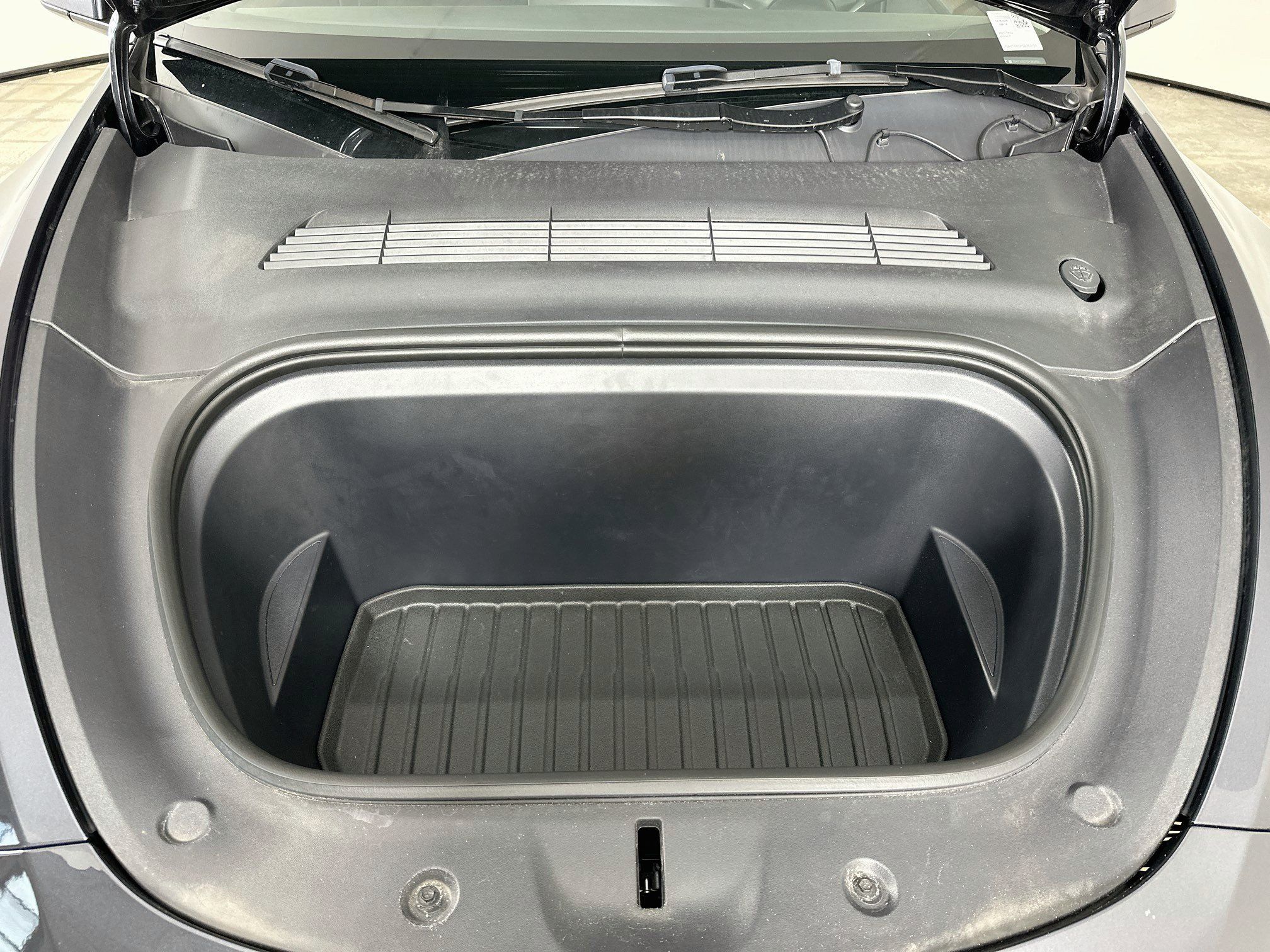 Used 2025 Tesla Model Y Long Range RWD image 35