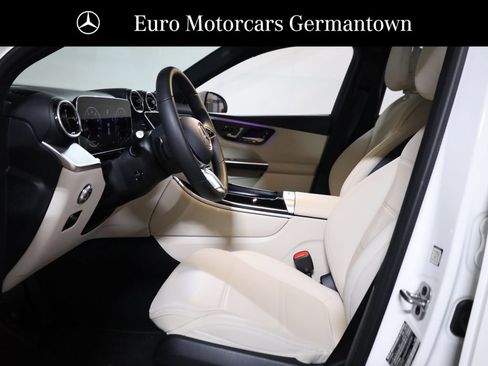 Used 2026 Mercedes-Benz GLC 300 4MATIC image 34