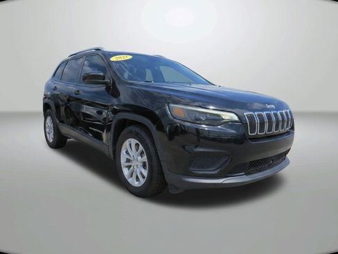 Used 2021 Jeep Cherokee Latitude FWD image 2