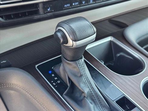 Used 2023 Toyota Sienna XLE image 12