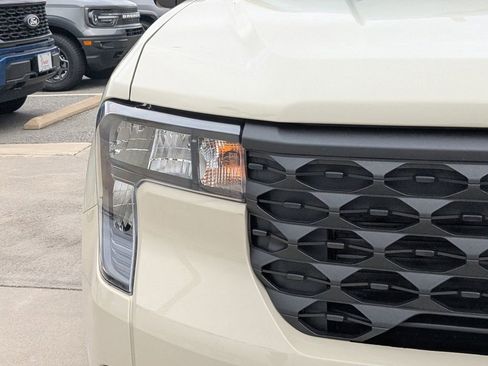 New 2025 Ford Maverick XLT w/ XLT Luxury Package image 10