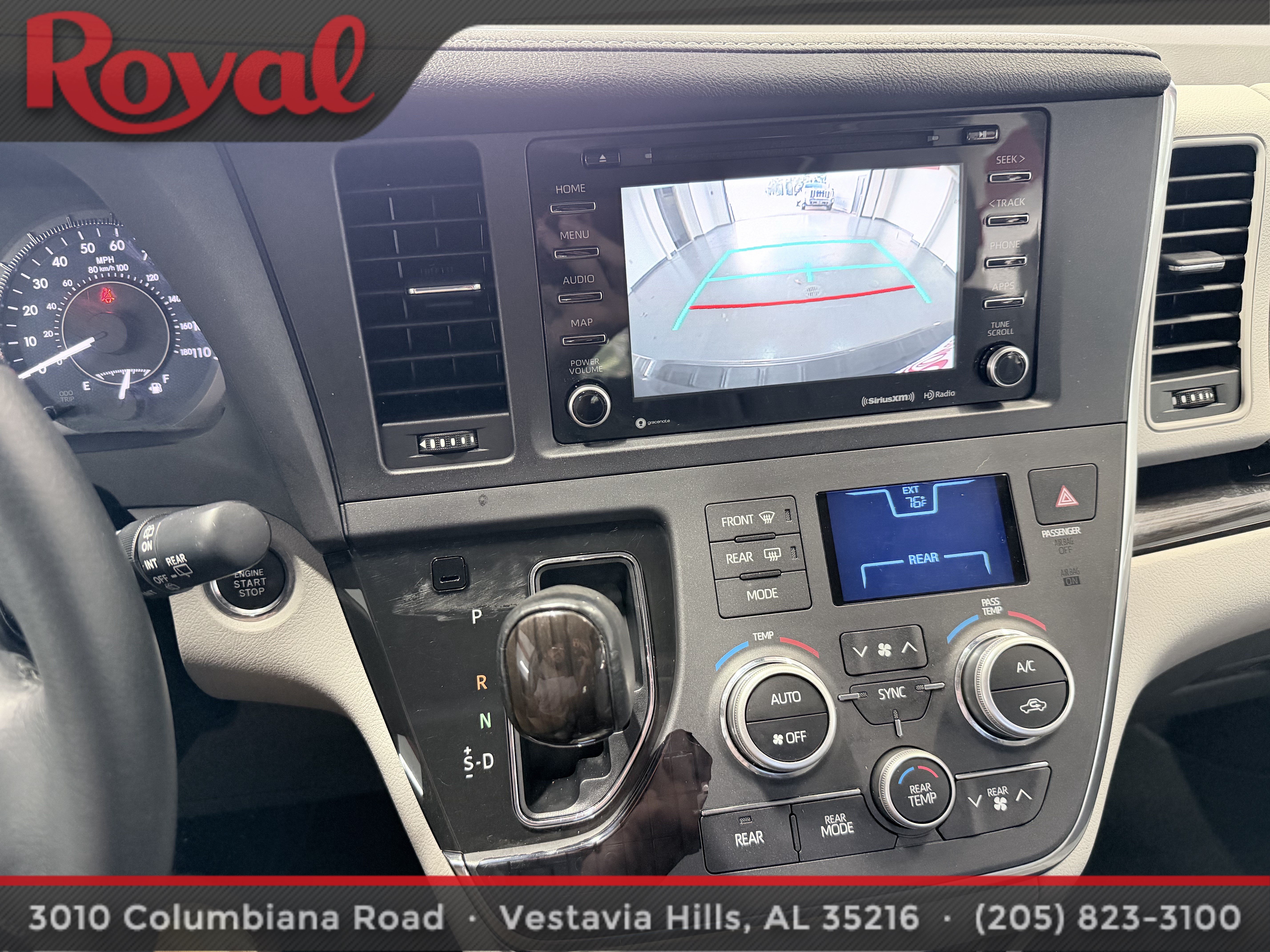 Used 2018 Toyota Sienna XLE w/ XLE Navigation Package FWD image 24