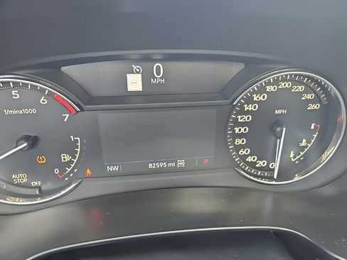 Used 2019 Cadillac XT4 Sport image 2