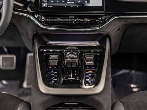 New 2026 Aston Martin DBX S image 40