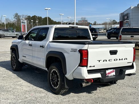 Used 2025 Toyota Tacoma TRD Off-Road w/ TRD Off Road Premium Package image 7