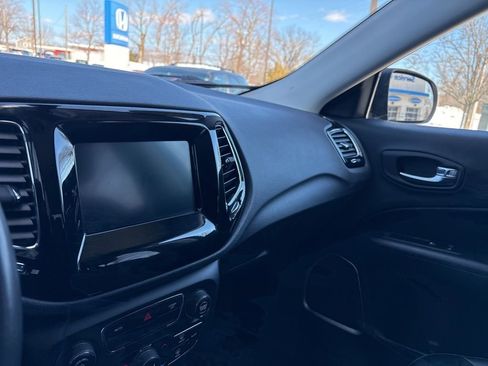 Used 2021 Jeep Compass Latitude image 18