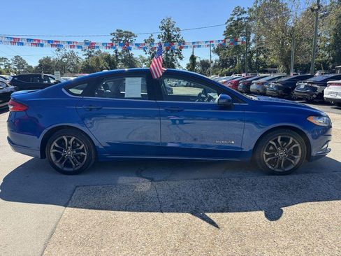 Used 2018 Ford Fusion SE w/ Equipment Group 601A image 4
