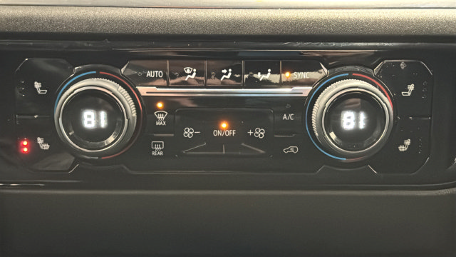 Used 2023 Chevrolet Silverado 1500 LT AWD/4WD image 17