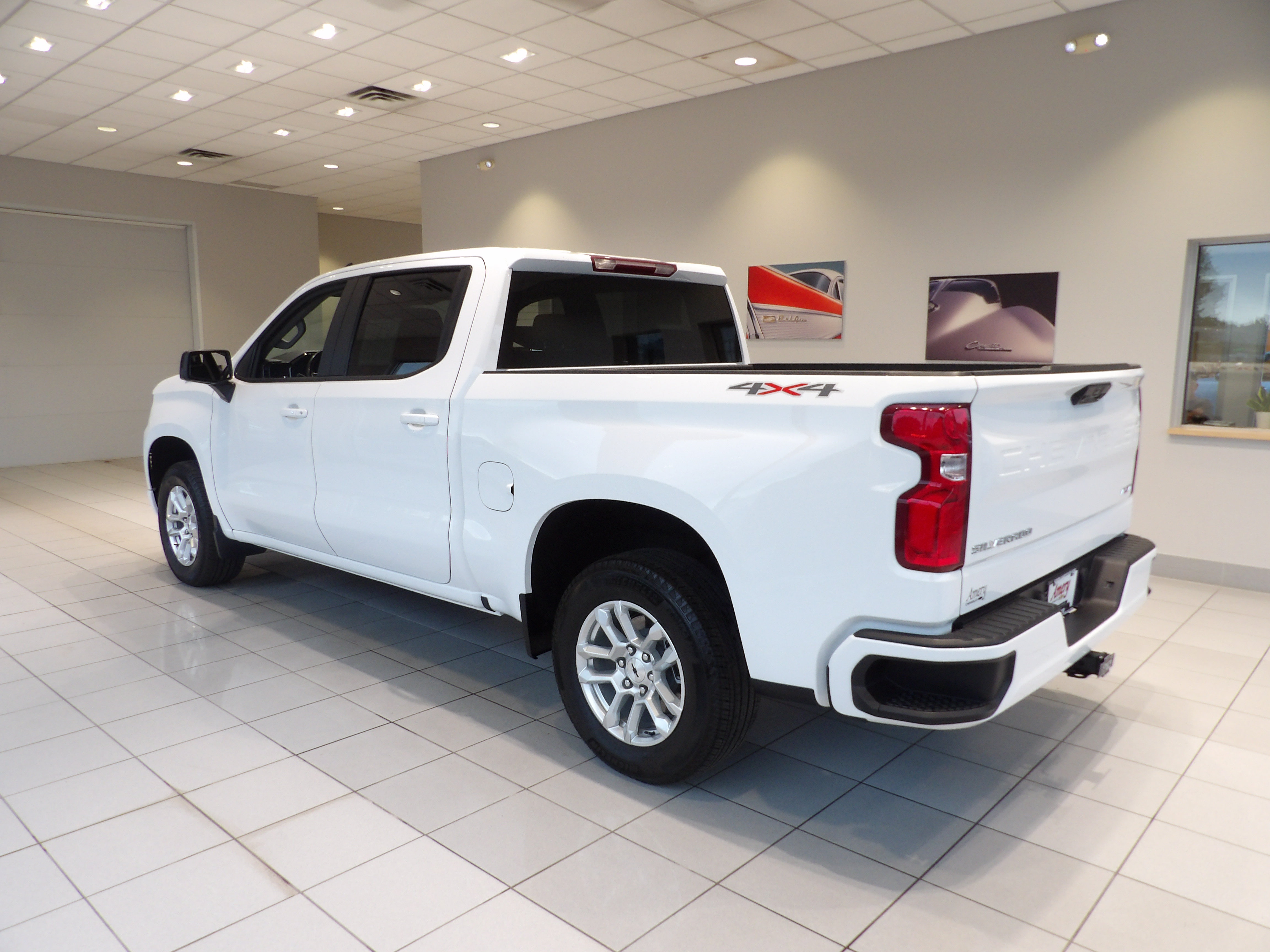 Used 2023 Chevrolet Silverado 1500 RST AWD/4WD image 6