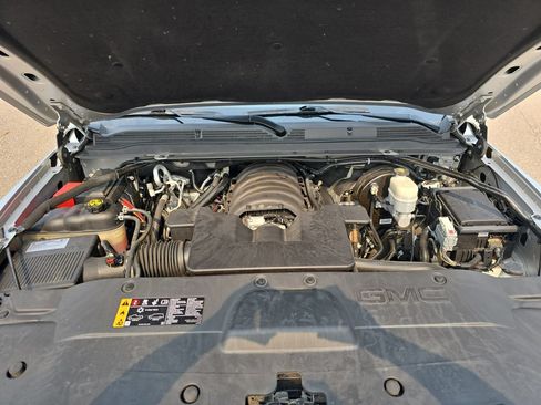 Certified 2019 GMC Yukon XL Denali w/ Denali Ultimate Package AWD/4WD image 35