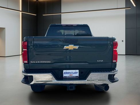 Used 2025 Chevrolet Silverado 2500 LTZ w/ LTZ Premium Package AWD/4WD image 5